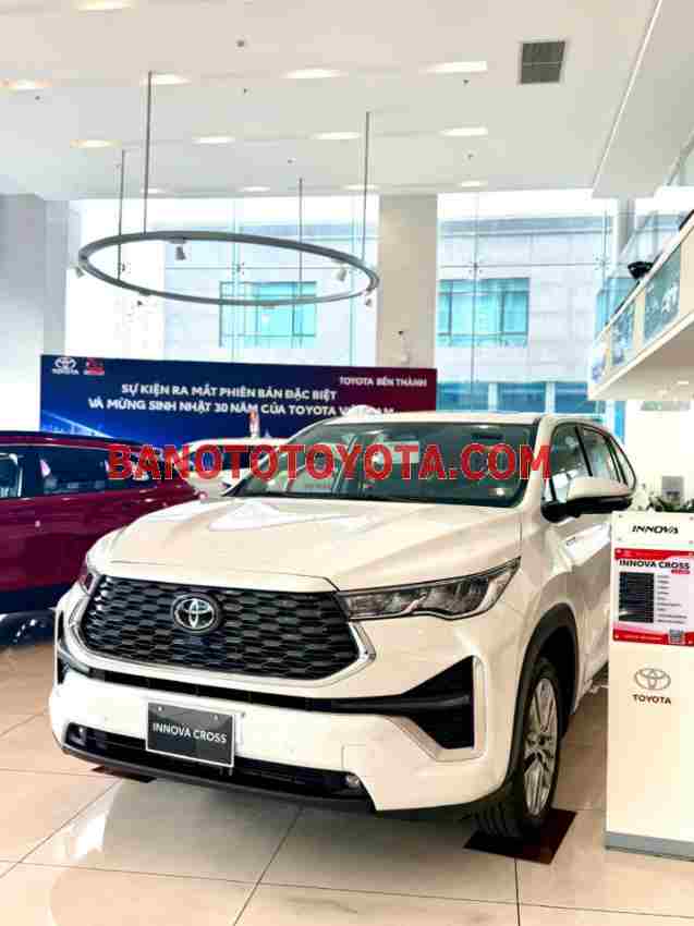 Toyota Innova Cross HEV 2.0 CVT năm 2025