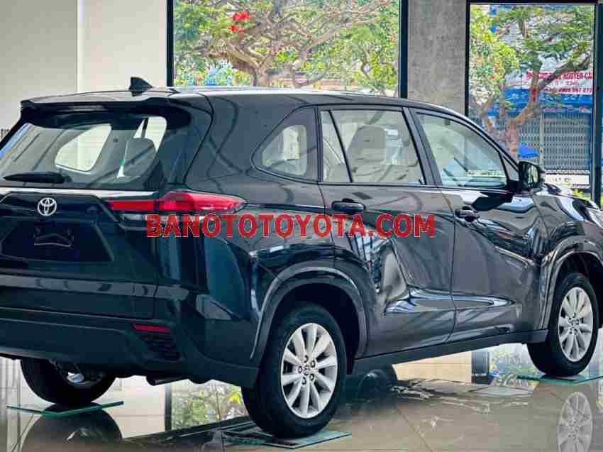 Bán xe Toyota Innova Cross 2.0 CVT 2025