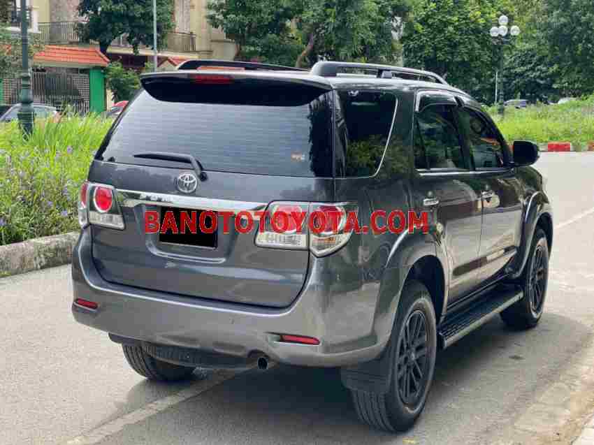 Cần bán gấp xe Toyota Fortuner 2.7V 4X2 AT năm 2016, màu Xám, Số tự động
