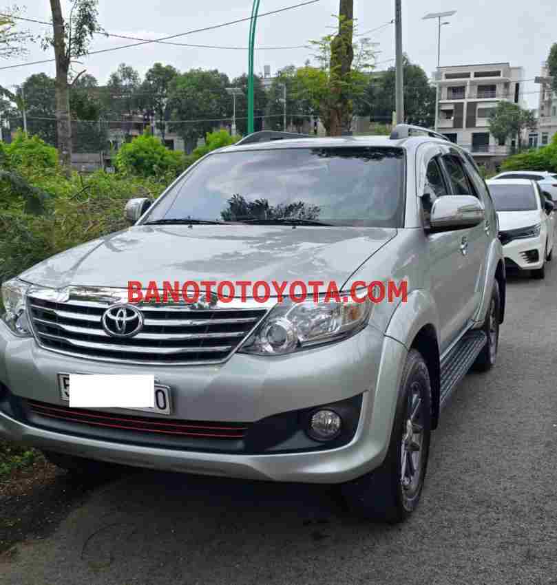 Cần bán gấp xe Toyota Fortuner 2.7V 4x2 AT 2013 màu Bạc