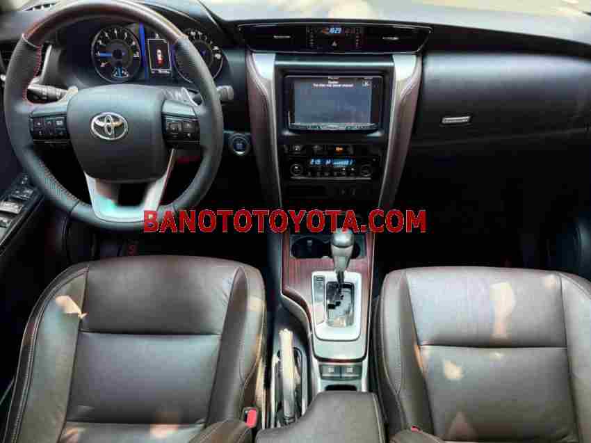 Cần bán Toyota Fortuner 2.7V 4x2 AT đời 2017