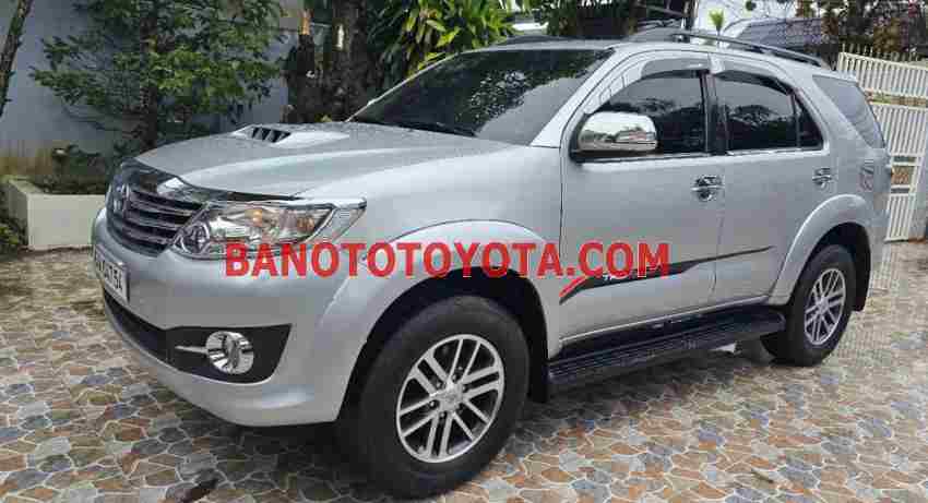 Cần bán gấp Toyota Fortuner 2.5G đời 2015, màu Bạc