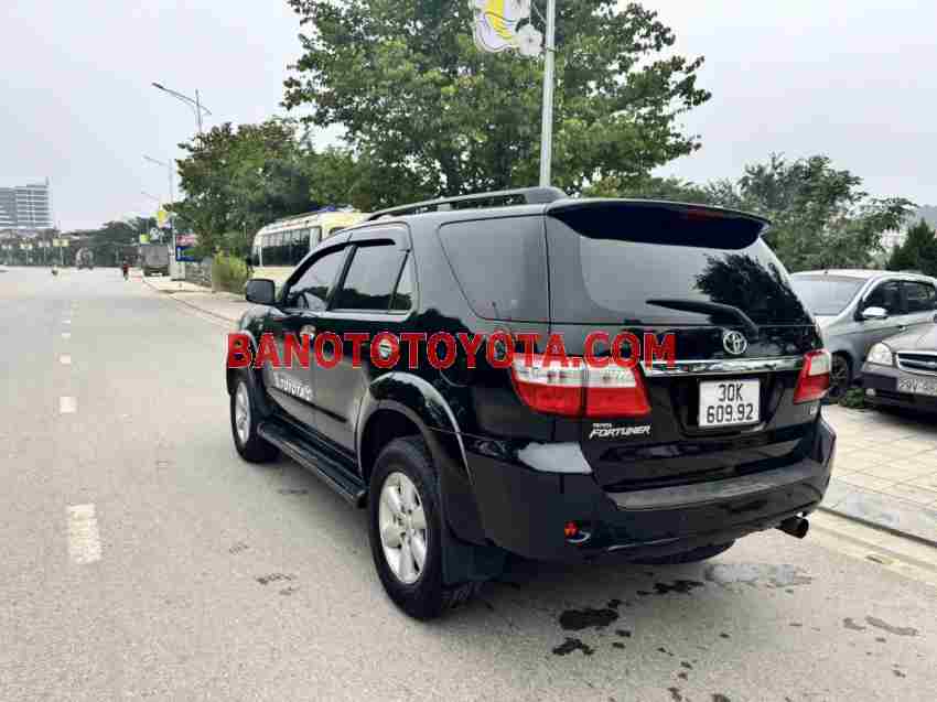 Cần bán xe Toyota Fortuner 2.7V 4x4 AT năm 2011 màu Đen cực đẹp