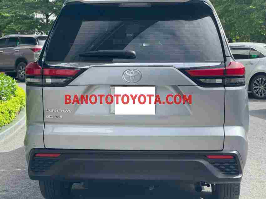 Cần bán gấp xe Toyota Innova Cross 2.0 CVT năm 2025, màu Bạc, Số tự động