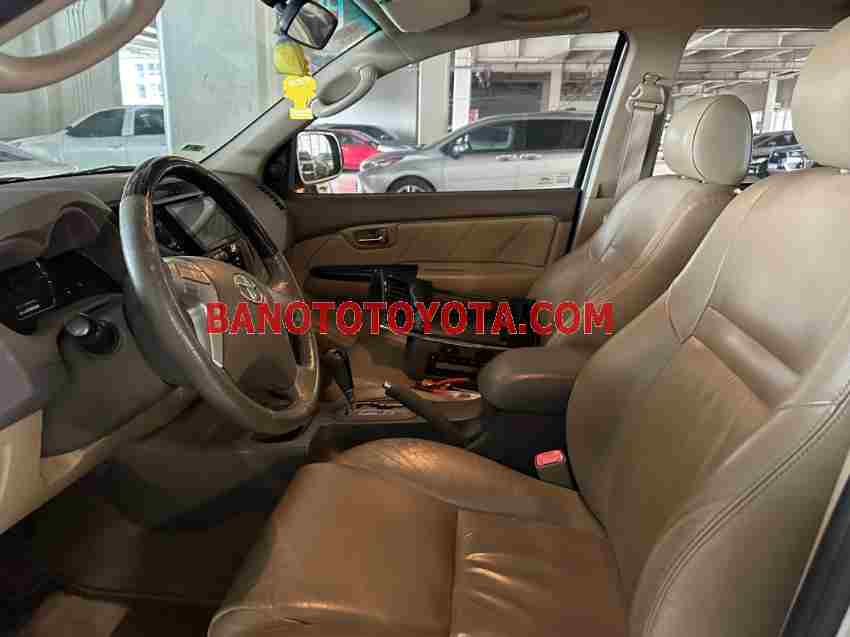 Cần bán Toyota Fortuner 2.7V 4x2 AT Máy xăng 2013 màu Bạc