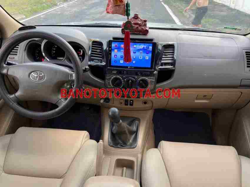 Toyota Fortuner 2010 Suv màu Bạc
