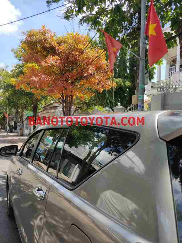 Cần bán xe Toyota Innova 2.0E năm 2019 màu Đồng cực đẹp