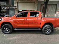Cần bán gấp xe Toyota Hilux 2.4L 4x2 AT năm 2021, màu Cam, Số tự động