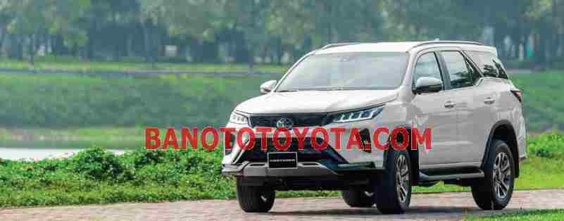 Bán Toyota Fortuner Legender 2.7L 4x2 AT đời 2025 quá đẹp
