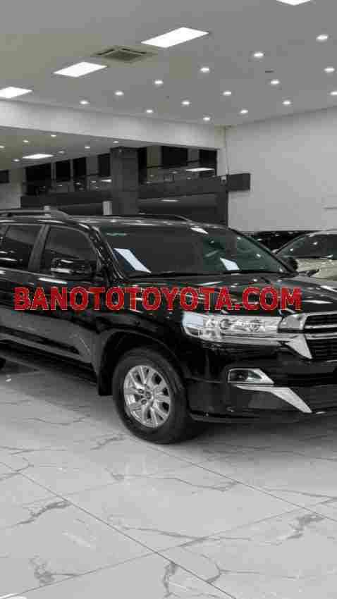 Cần bán gấp Toyota Land Cruiser 4.6 V8 đời 2020, màu Đen