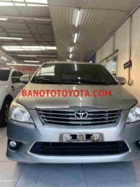 Cần bán gấp Toyota Innova 2.0V đời 2013, màu Bạc