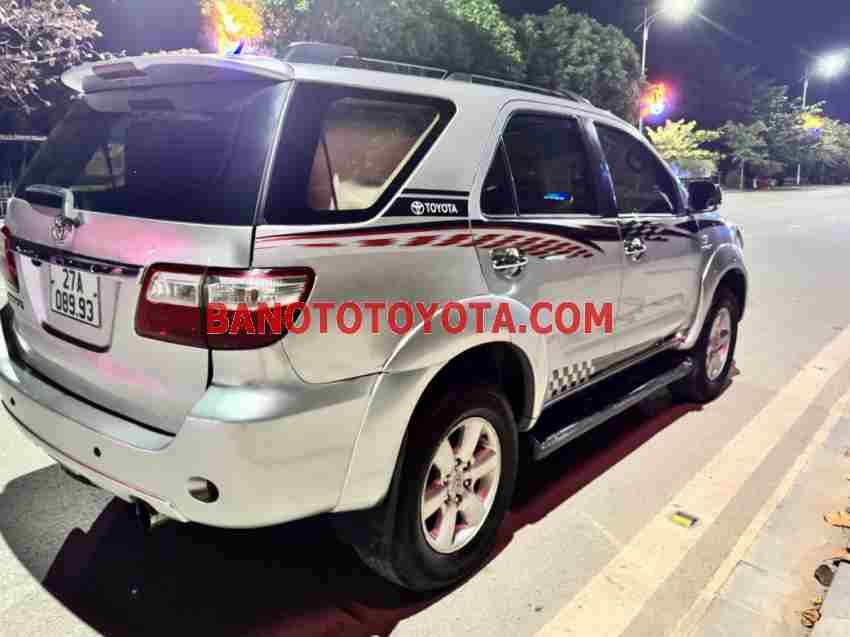 Cần bán Toyota Fortuner 2.7V 4x4 AT 2011 xe đẹp