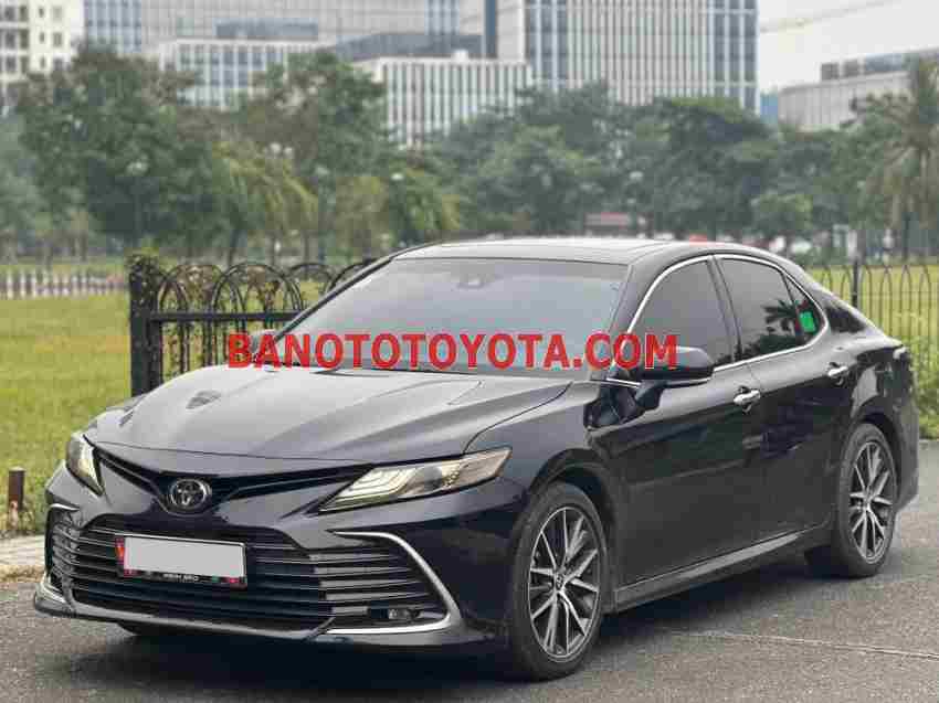 Cần bán Toyota Camry 2.0Q đời 2022