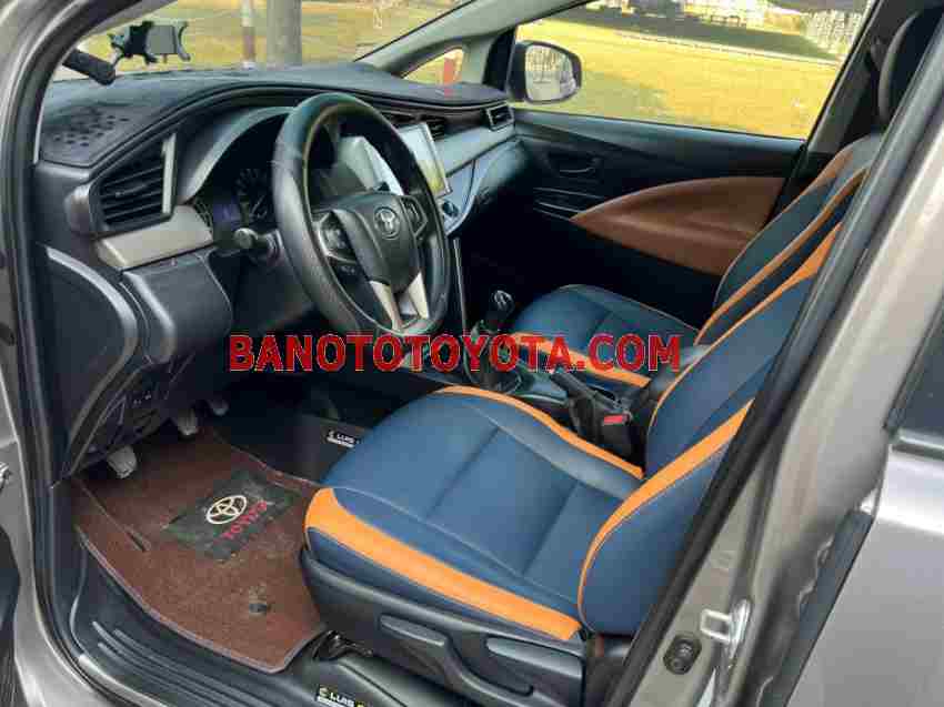 Cần bán nhanh Toyota Innova 2.0E 2017 cực đẹp