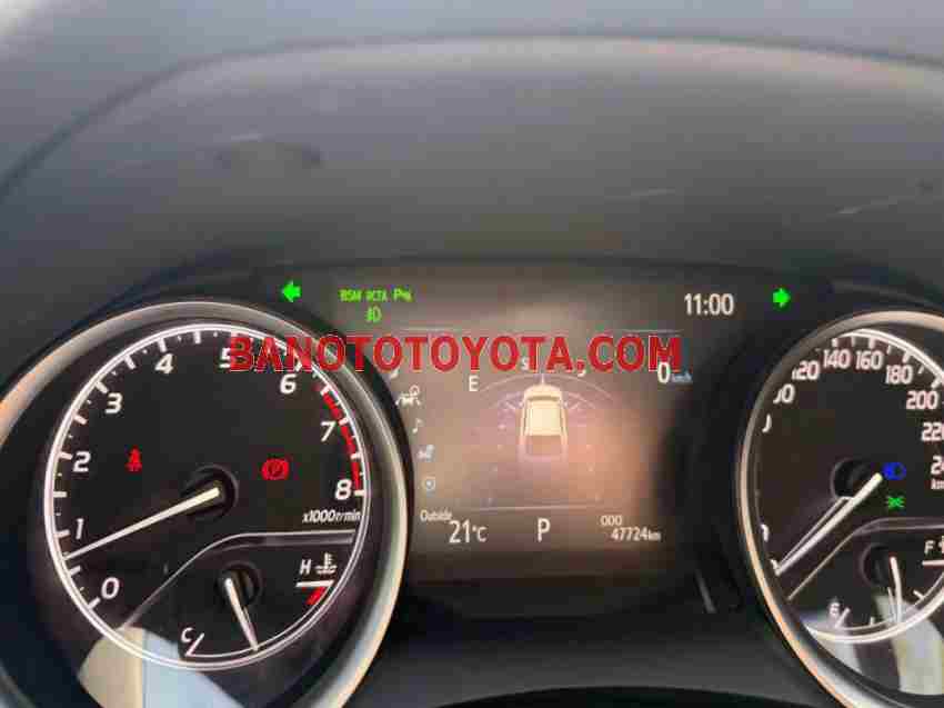 Cần bán gấp xe Toyota Camry 2.5Q 2021 màu Trắng