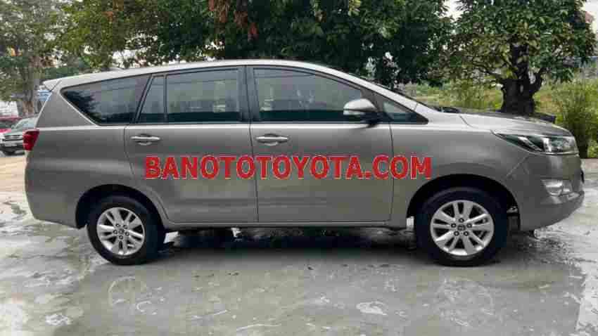 Cần bán xe Toyota Innova 2.0E 2016, xe đẹp