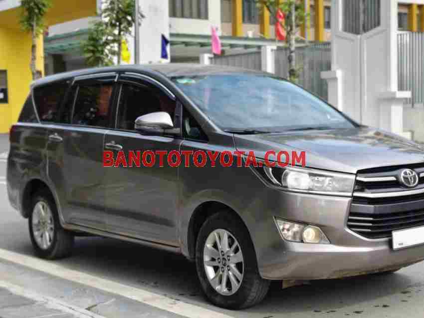 Cần bán xe Toyota Innova 2.0G năm 2018 màu Đồng cực đẹp