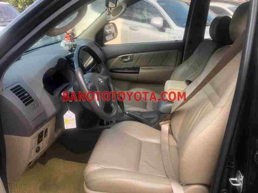 Cần bán xe Toyota Fortuner 2.7V 4x2 AT 2014 Số tự động màu Đen
