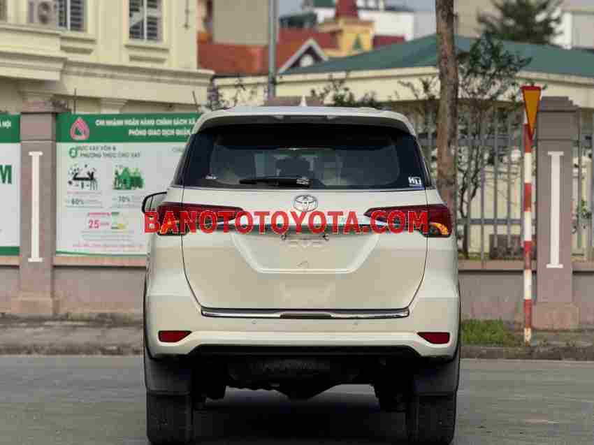 Cần bán xe Toyota Fortuner 2.7V 4x2 AT năm 2019 màu Trắng cực đẹp