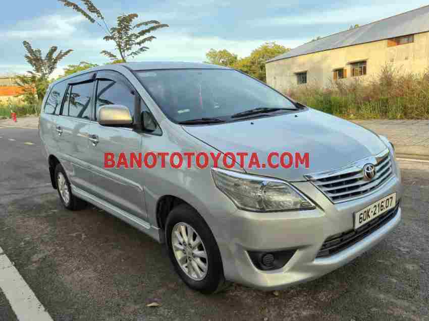 Cần bán xe Toyota Innova 2.0E đời 2013