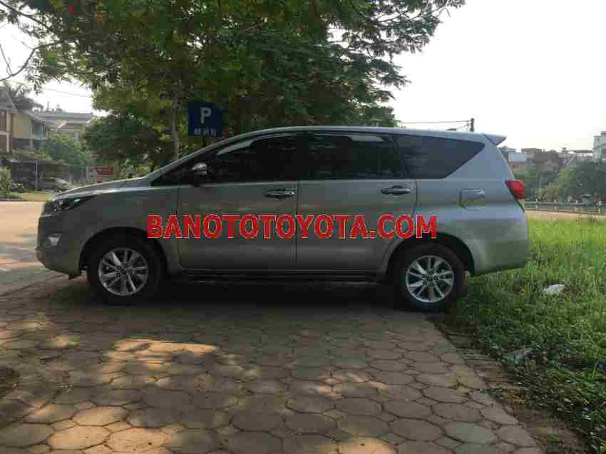 Toyota Innova 2.0E model 2017 xe chuẩn hết ý