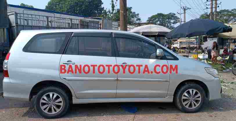 Cần bán xe Toyota Innova 2.0E năm 2016 màu Ghi cực đẹp