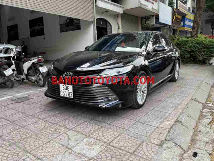 Toyota Camry 2.5Q năm 2019 cần bán