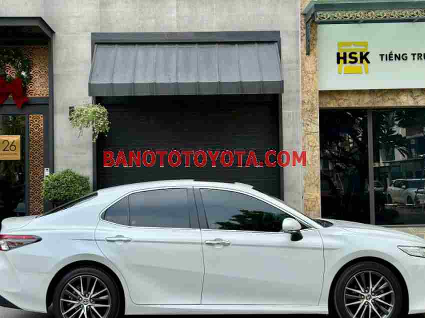 Toyota Camry 2.0Q model 2022 xe chuẩn hết ý