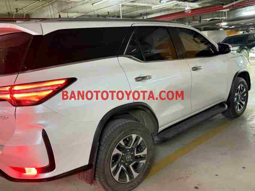 Toyota Fortuner Legender 2.4L 4x2 AT 2024 Số tự động cực đẹp!