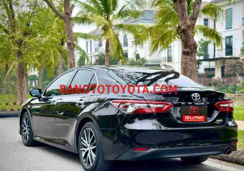 Cần bán gấp Toyota Camry 2.0Q đời 2021, màu Đen