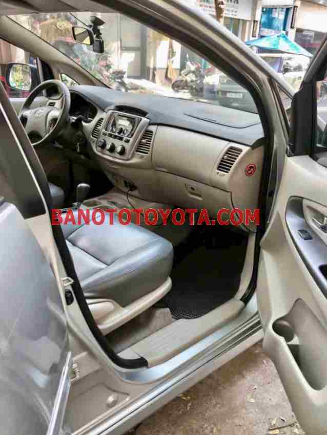 Cần bán Toyota Innova 2.0G 2014 - Số tự động