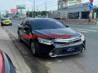 Cần bán xe Toyota Camry 2.0E màu Đen 2017