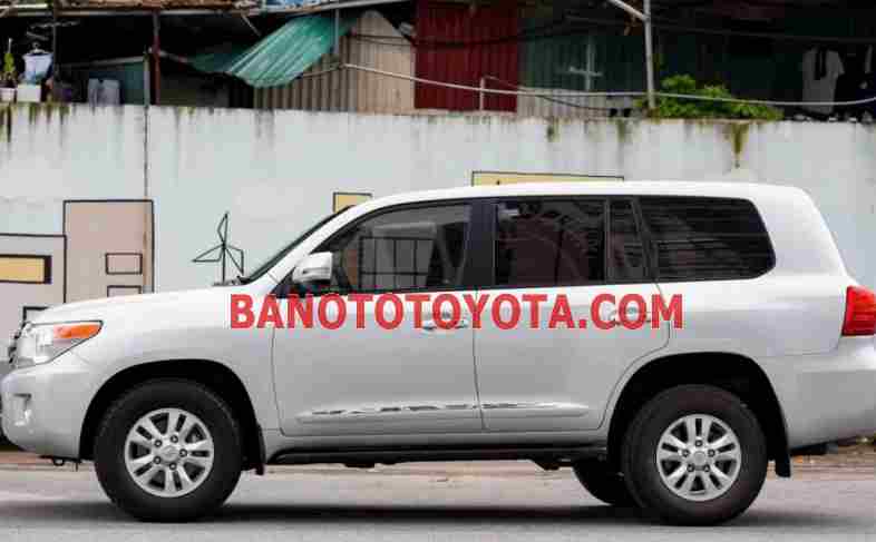 Bán Toyota Land Cruiser VX 4.6 V8, màu Bạc, Máy xăng, 2015