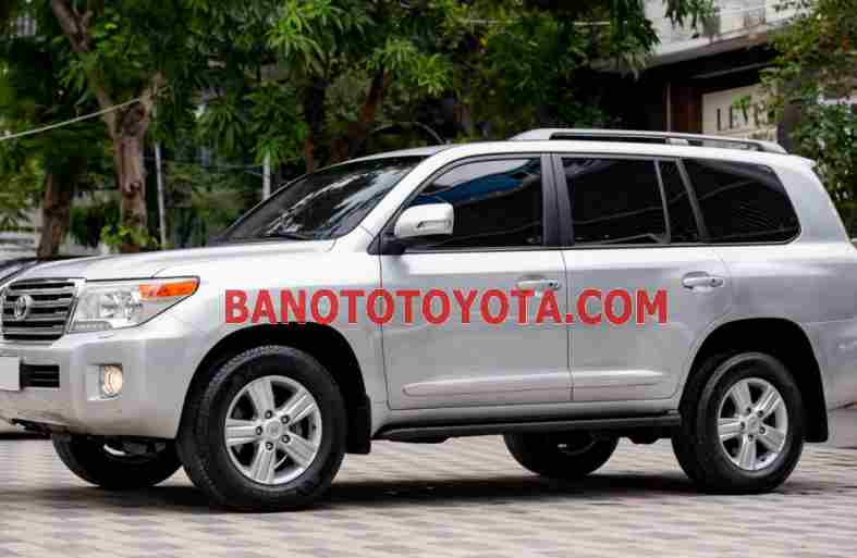 Cần bán xe Toyota Land Cruiser VX 4.6 V8 năm 2015 màu Bạc cực đẹp