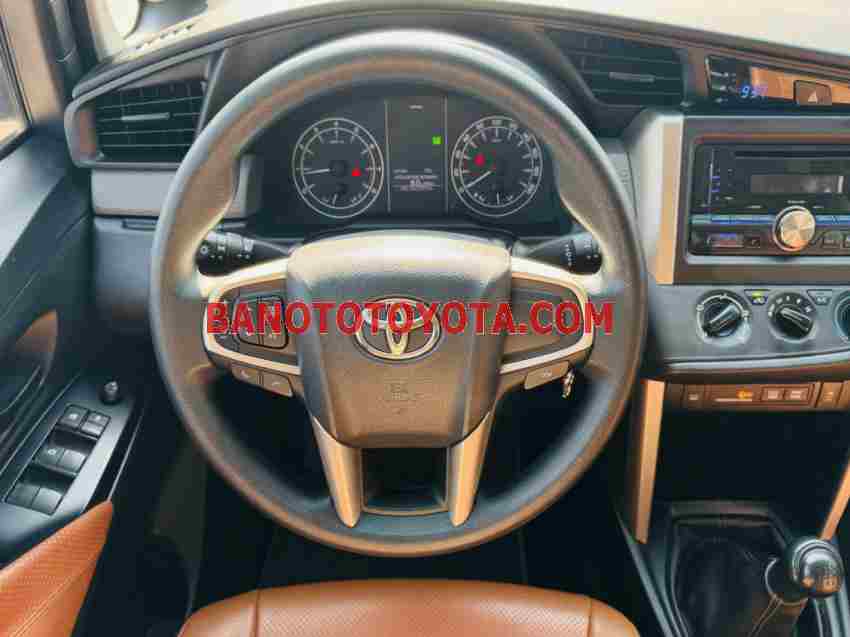 Bán Toyota Innova 2.0E 2018 - Bạc