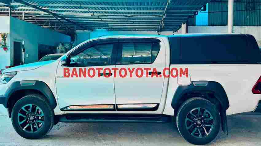Cần bán gấp Toyota Hilux 2.8L 4x4 AT 2020 - Xe đẹp - Giá tốt