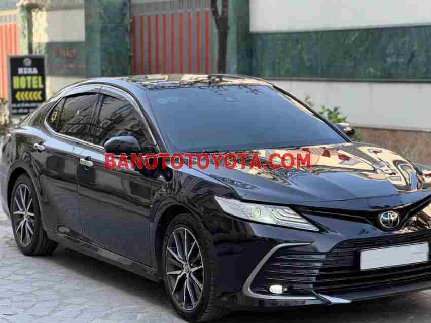 Cần bán xe Toyota Camry 2.0Q 2022 Số tự động màu Đen