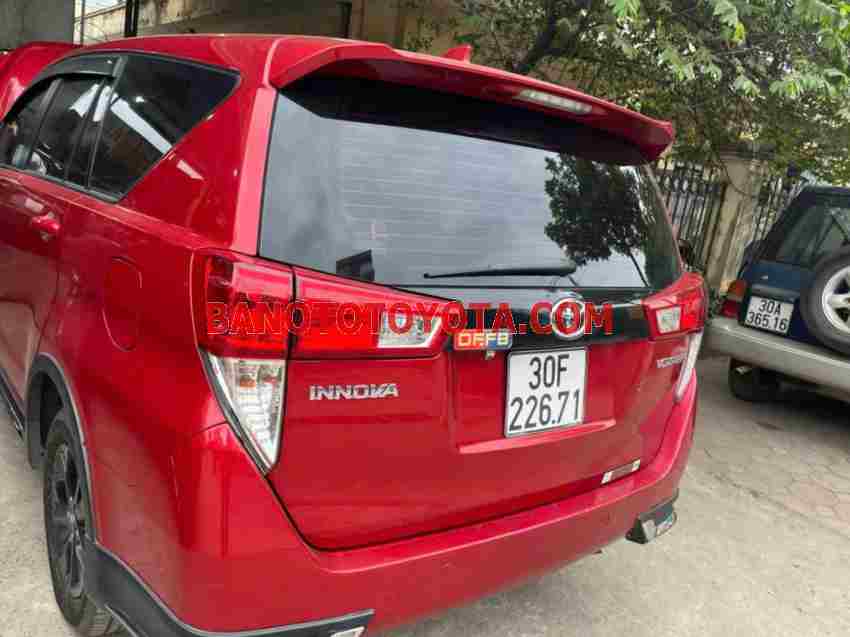 Cần bán xe Toyota Innova 2.0 Venturer màu Đỏ 2018
