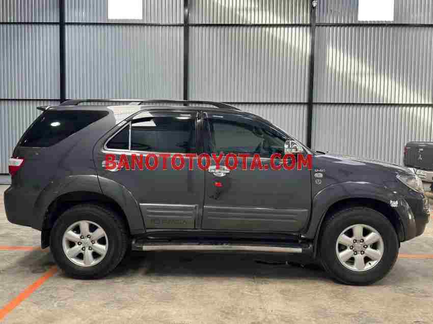 Toyota Fortuner 2.5G năm 2009 cần bán