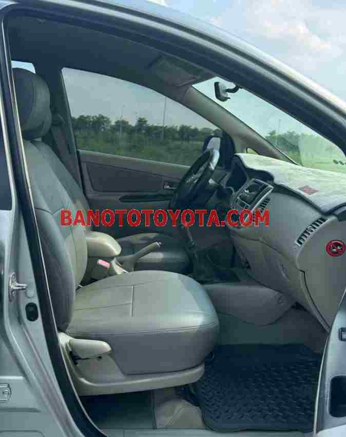 Cần bán Toyota Innova 2.0E 2016, xe đẹp giá rẻ bất ngờ