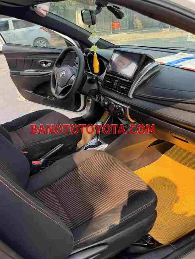Cần bán xe Toyota Yaris 1.5G màu Trắng 2015