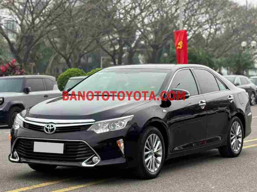 Cần bán gấp xe Toyota Camry 2.5Q năm 2019, màu Đen, Số tự động