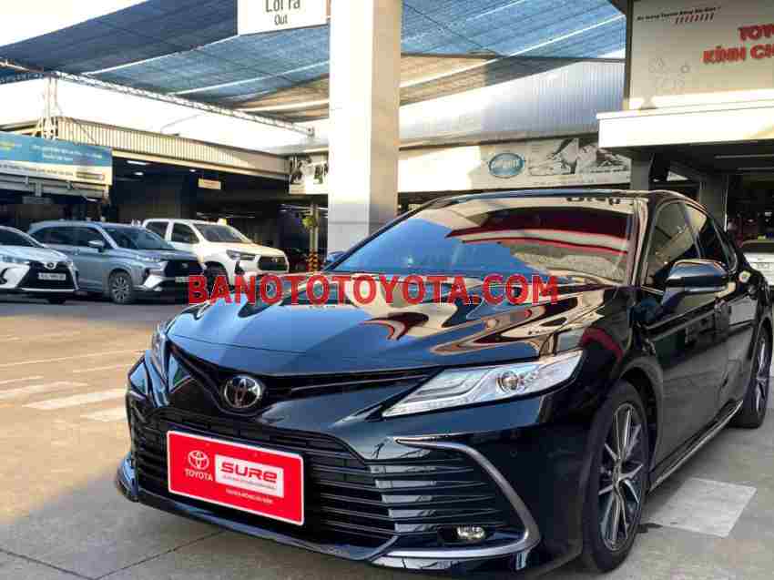 Cần bán Toyota Camry 2.0Q Máy xăng 2022 màu Đen