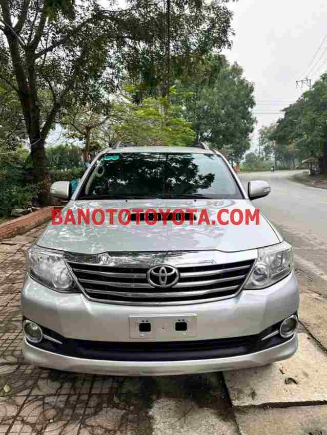 Cần bán xe Toyota Fortuner 2.5G năm 2015 màu Bạc cực đẹp