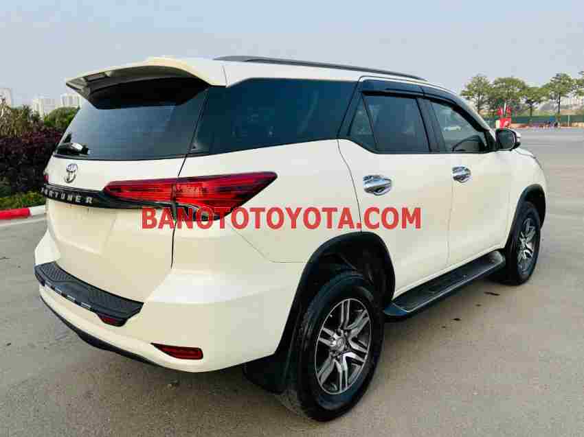 Cần bán Toyota Fortuner 2.7V 4x2 AT Máy xăng 2017 màu Trắng
