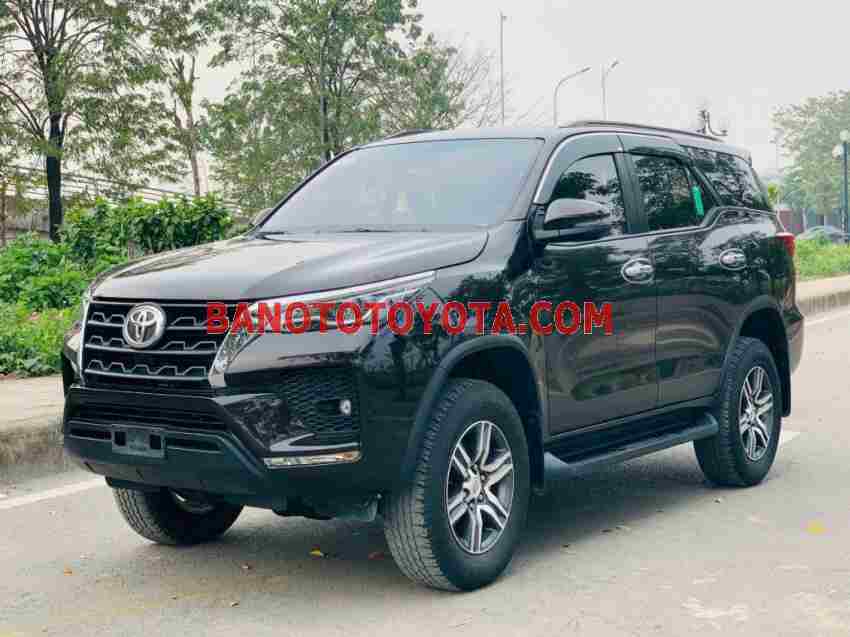 Cần bán gấp xe Toyota Fortuner 2.4G 4x2 AT năm 2020, màu Đen, Số tự động