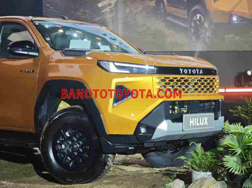 Bán Toyota Hilux Trailhunter 2.8L 4x4 AT năm 2026, màu Cam, xe Nhập khẩu