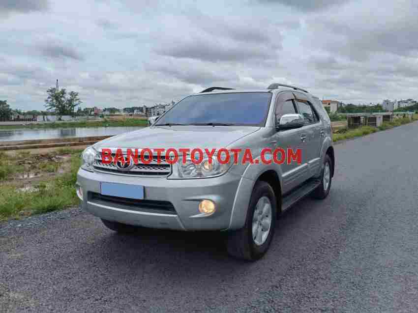 Toyota Fortuner 2.7V 4x4 AT sản xuất 2011 cực chất!