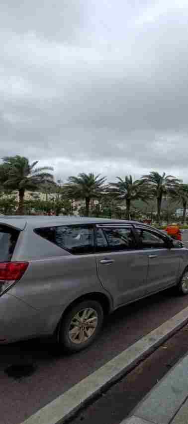 Cần bán nhanh Toyota Innova 2.0E 2017 cực đẹp