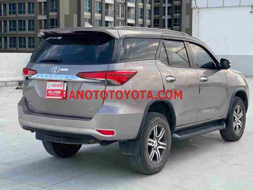 Cần bán Toyota Fortuner 2.7V 4x2 AT 2019 xe đẹp